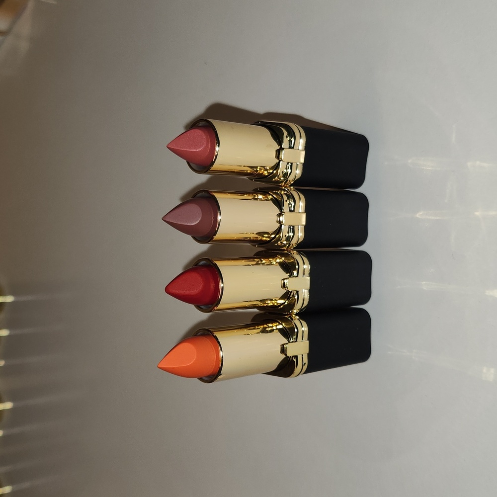 Lot(4) L'OREAL MATTE LIPSTICK